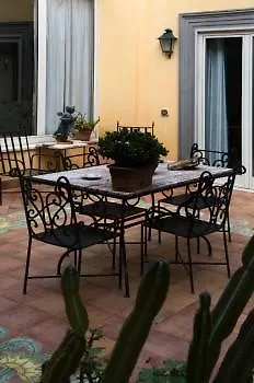 Bed & Breakfast Napul'e 3*